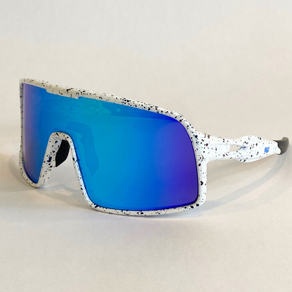 Flying Dog - Snowstorm with Blue-Mirror Revo Lens