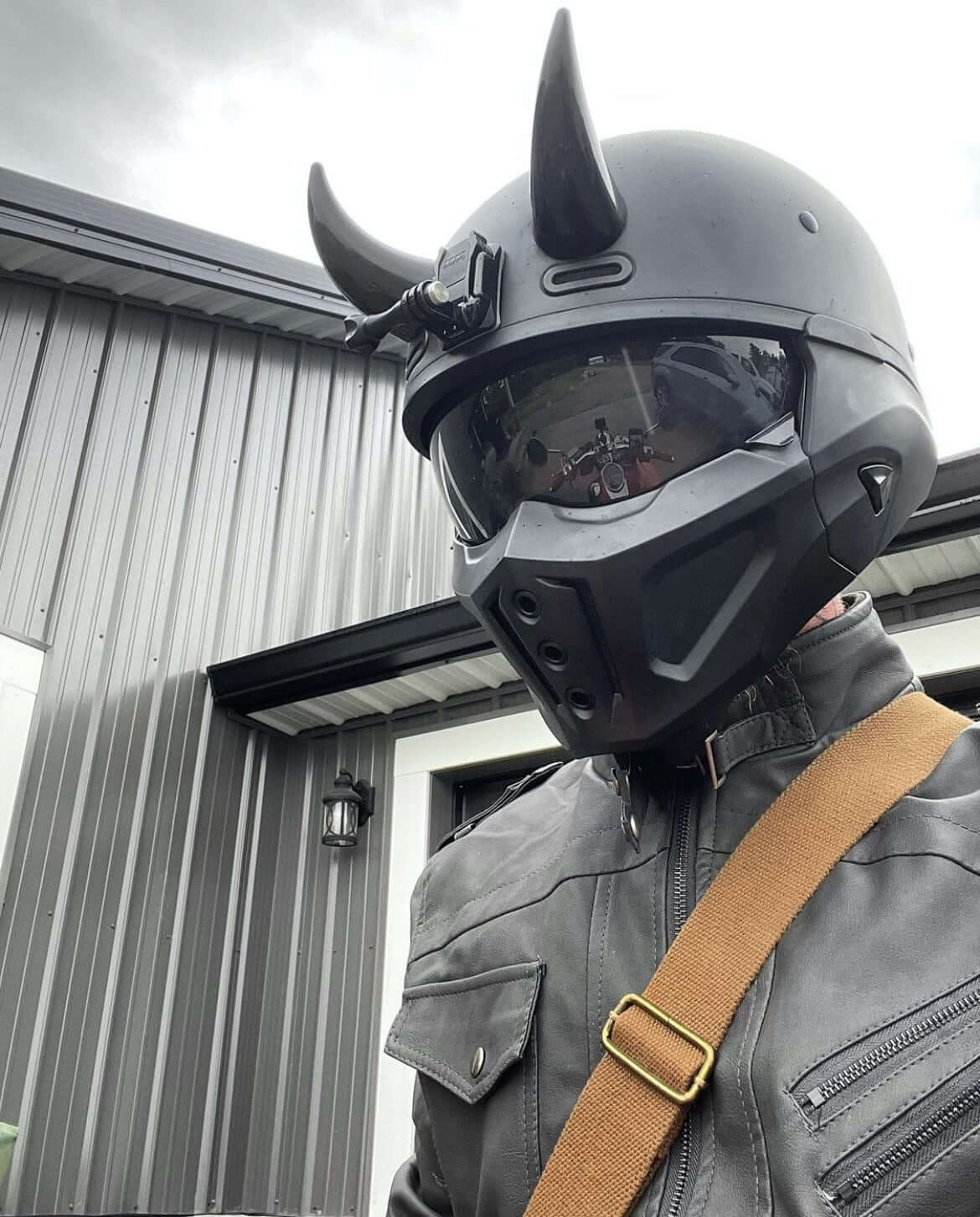 MagNeatOhz: Large Black Devil Horns for Helmet