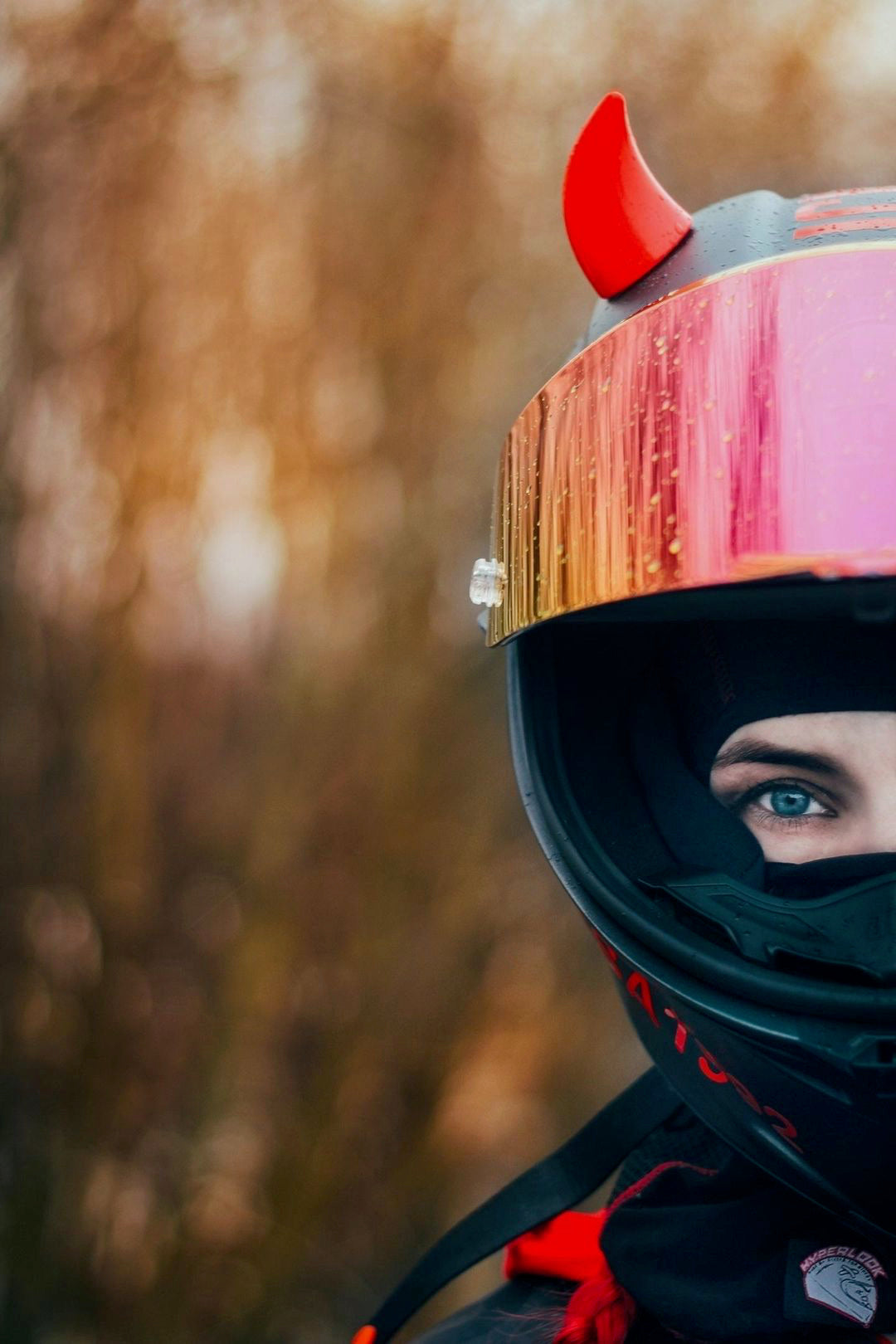 MagNeatOhz: Small Red Devil Horns for Helmet